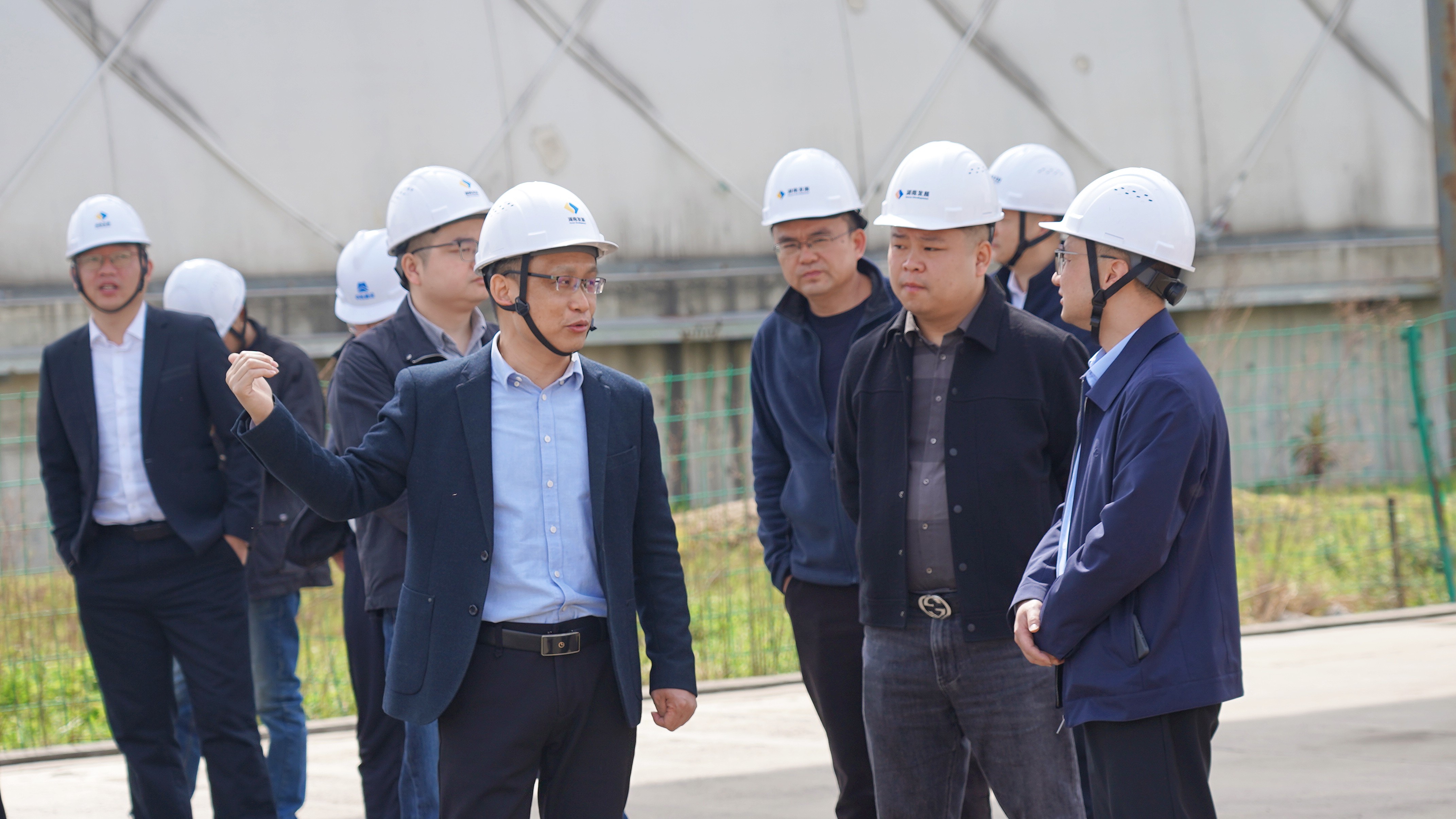 沅江市副市长雷亮调研华亿（中国）机制砂和砂石集散中心项目